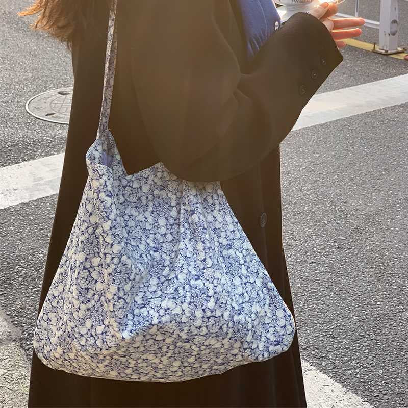 Blue tote bag